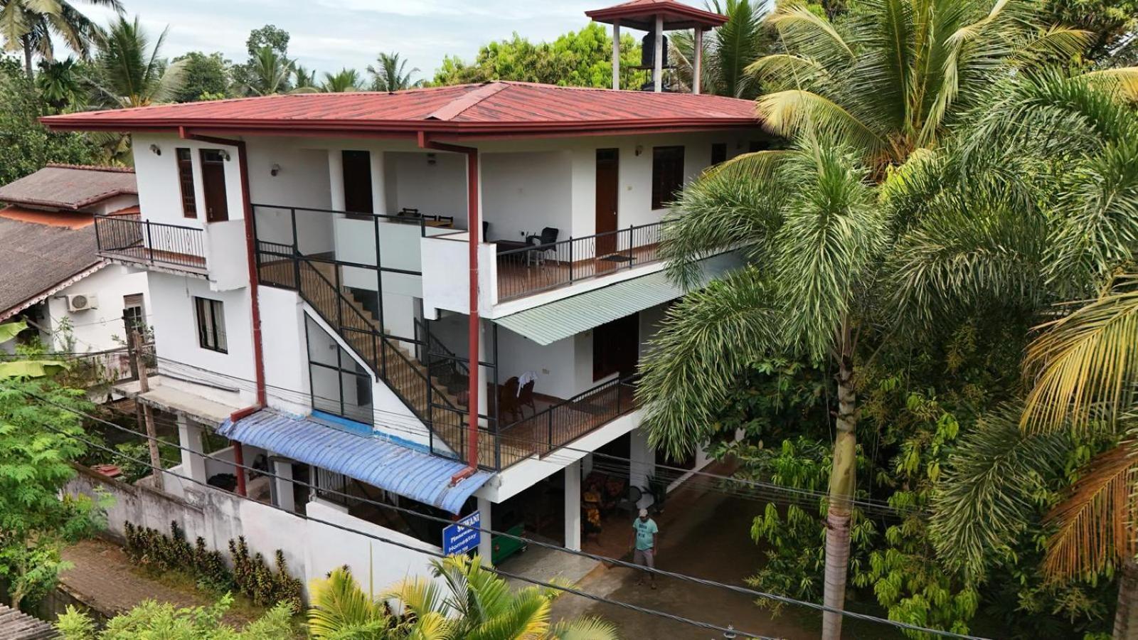 Suwani Pinnawala Homestay Esterno foto