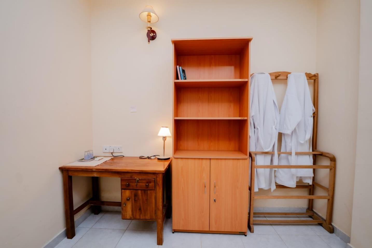 Suwani Pinnawala Homestay Esterno foto
