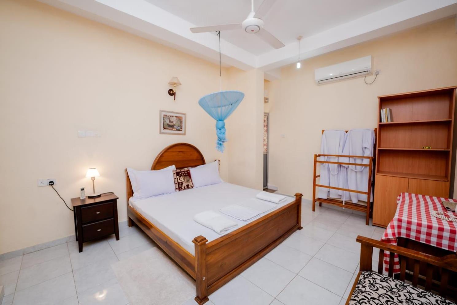 Suwani Pinnawala Homestay Esterno foto