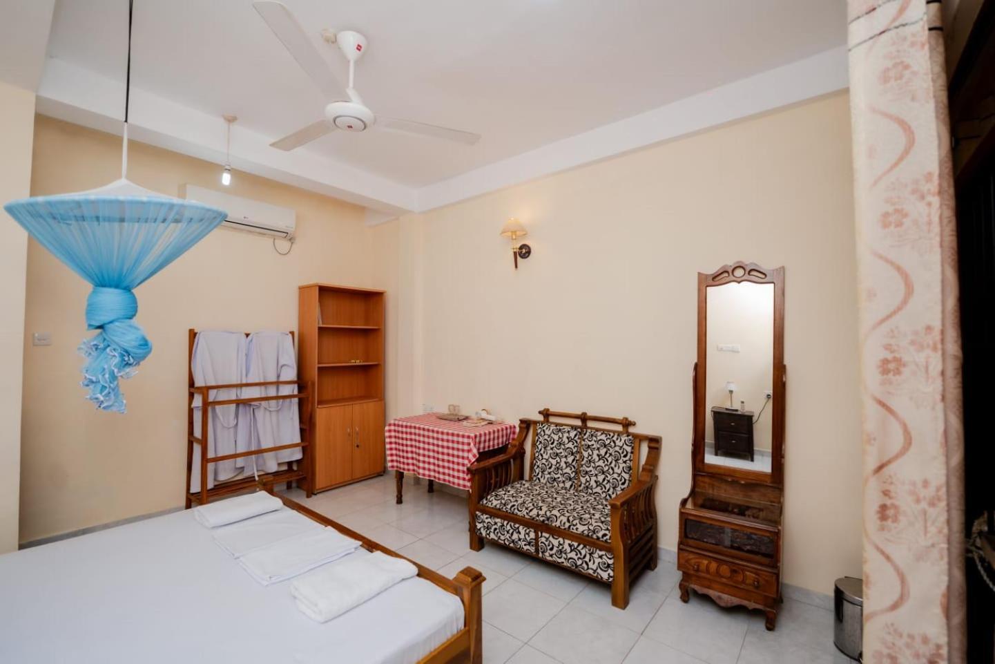 Suwani Pinnawala Homestay Esterno foto