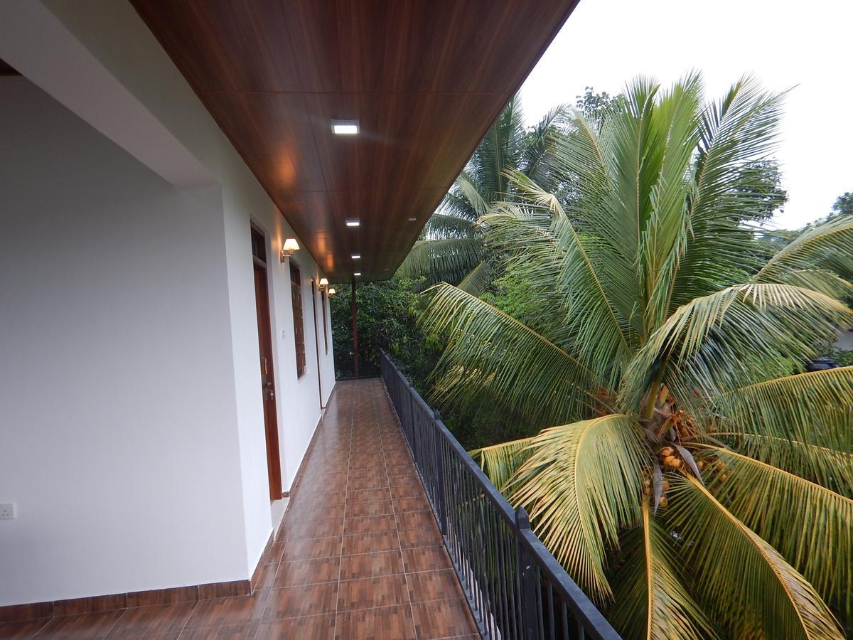 Suwani Pinnawala Homestay Esterno foto